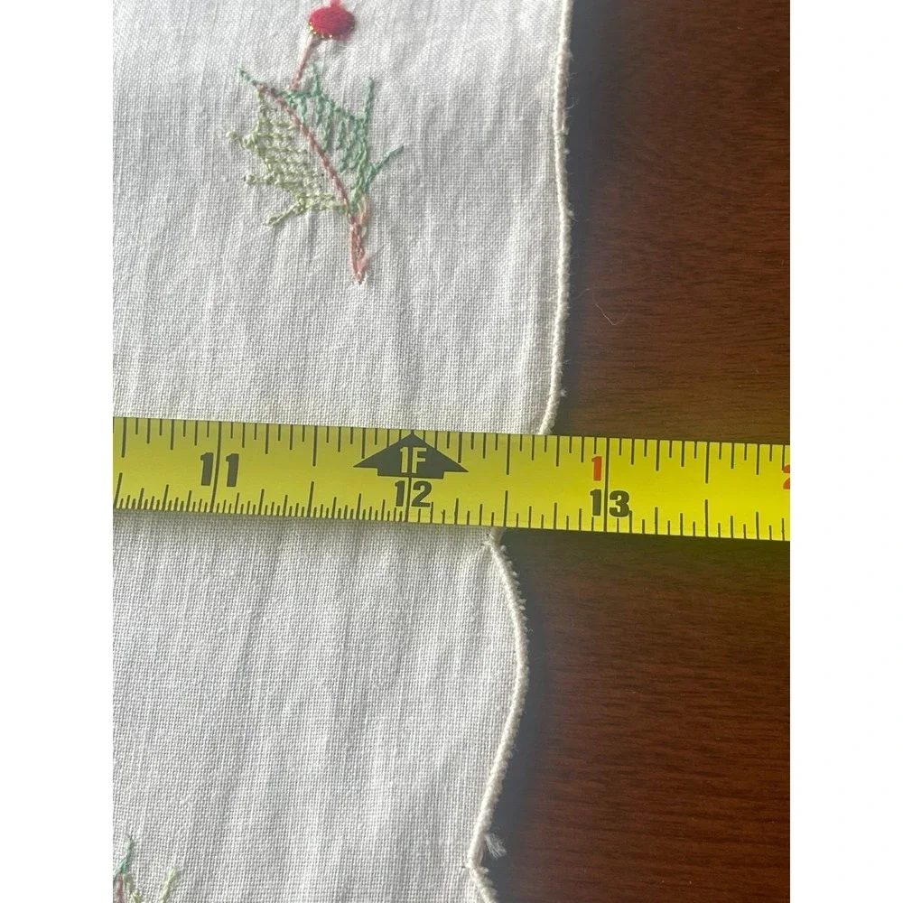 Vintage Christmas Table Runner Embroidered Cutwork Holly Berries 70x12.5